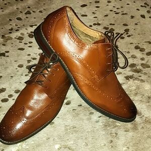 Florsheim Men’s Classic Reveal Wingtip Oxford Cognac Shoes Size 10.5 D
